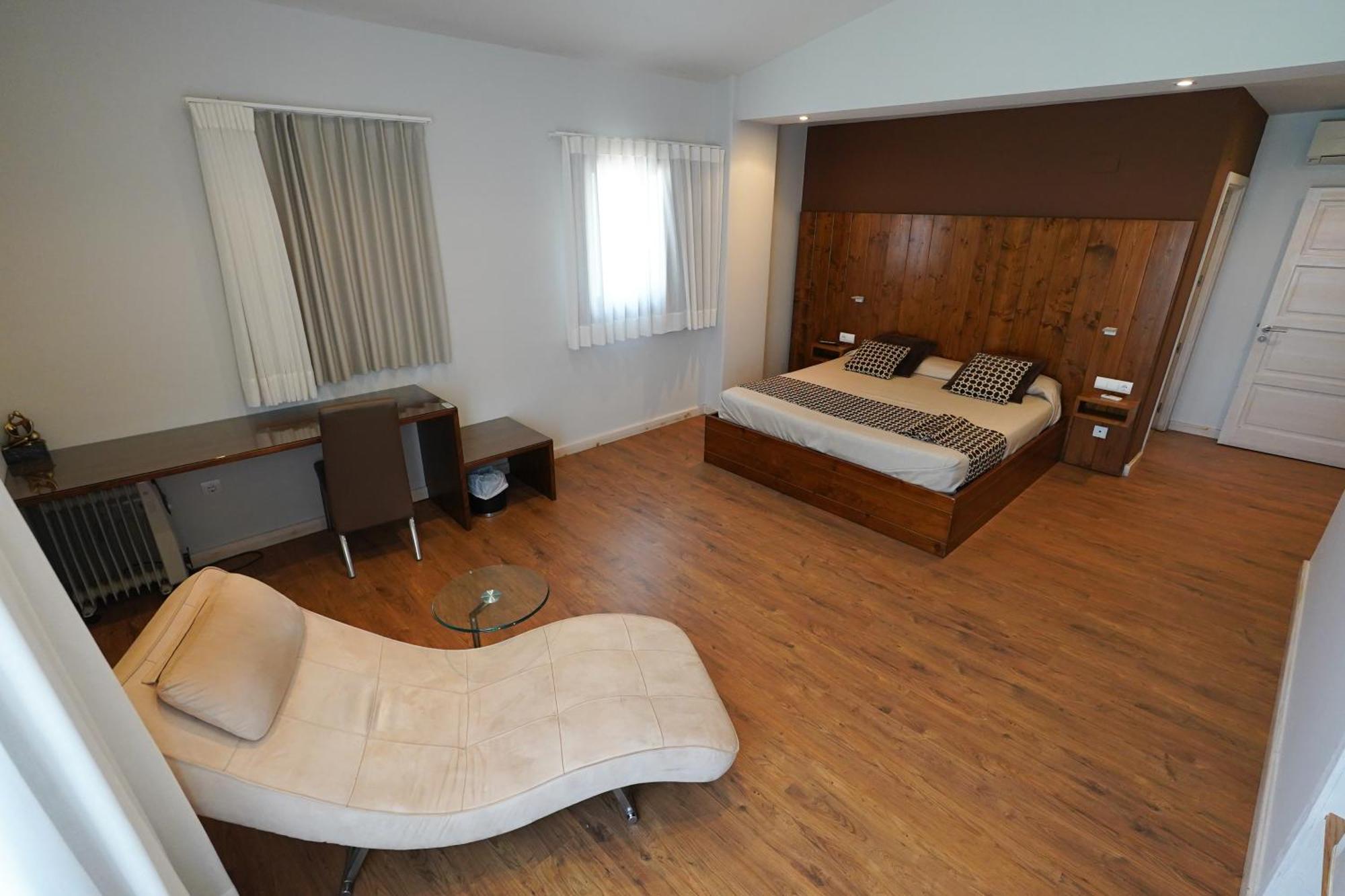 Hotel Mas Prades เดลแตเบรอ ภายนอก รูปภาพ